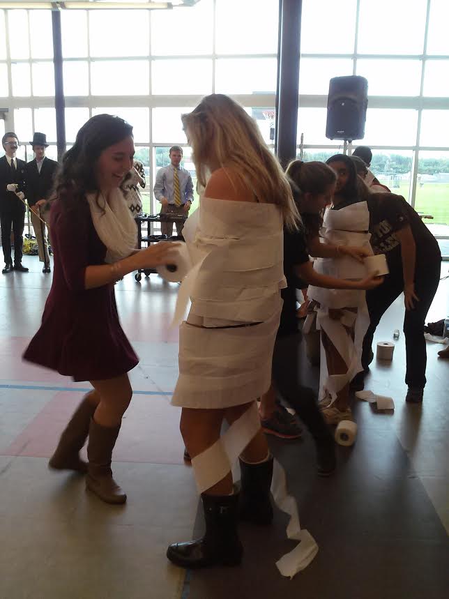 Seniors win first-ever Mummy Competition for Fall Spirit Week