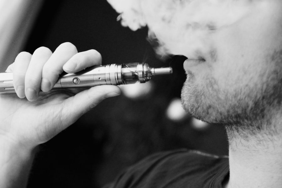 Although manufacturers created e-cigarettes to help guide consumers to a healthier alternative, 11.4% of adult users had never been cigarrete smokers, according to Truth Initiative.
https://creativecommons.org/licenses/by/2.0/