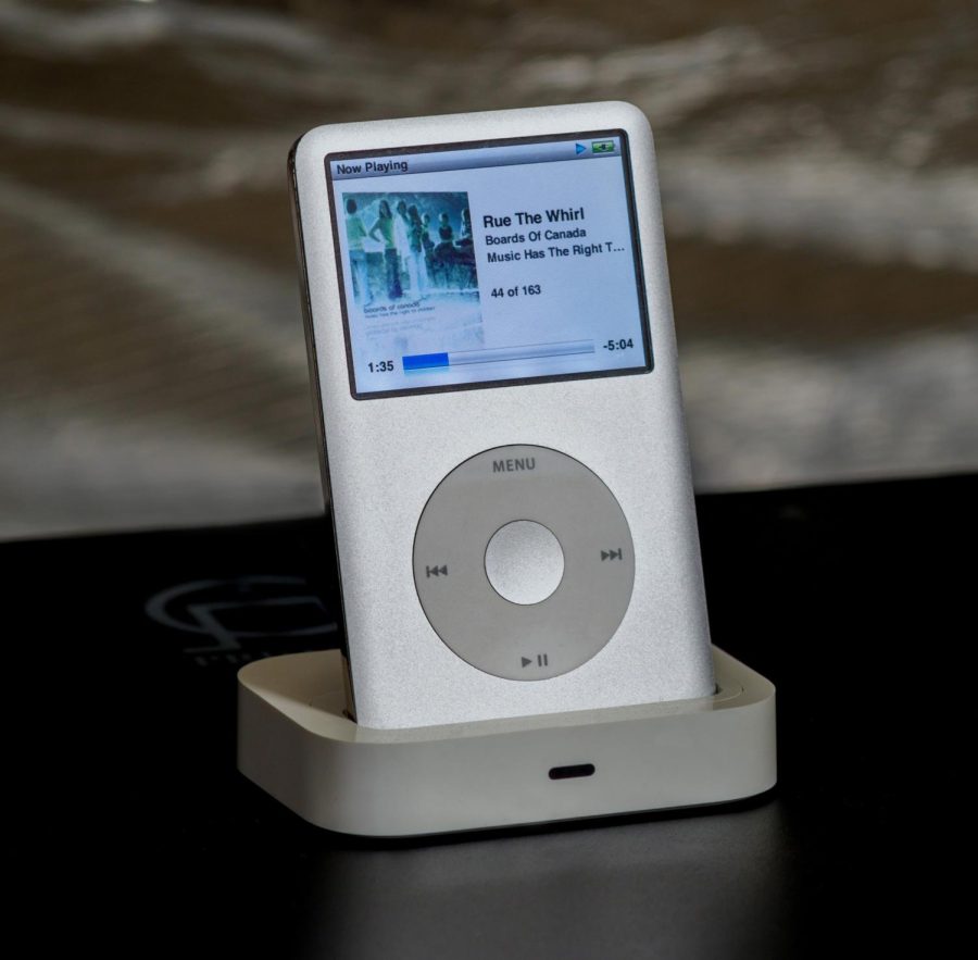 Apple has announced that they will be discontinuing the IPod.
https://unsplash.com/license